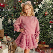 Photo d'un enfant portant le chandail rose scintillant en tricot, enfant