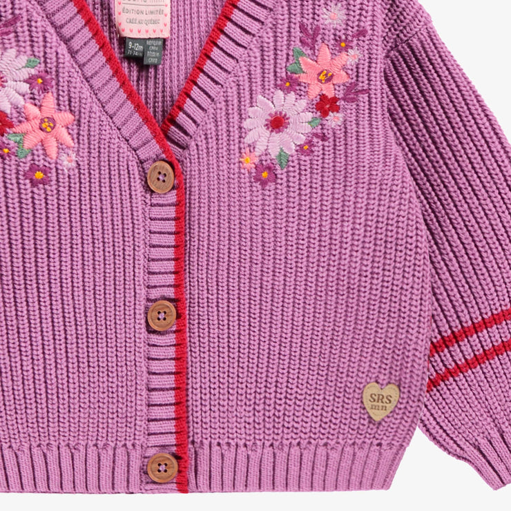 Zoom détails du cardigan mauve en tricot, bébé