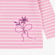 Zoom illustration du t-shirt lilas à rayures, bébé