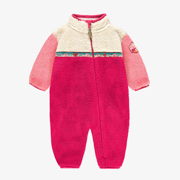 Une pièce rose en peluche, bébé