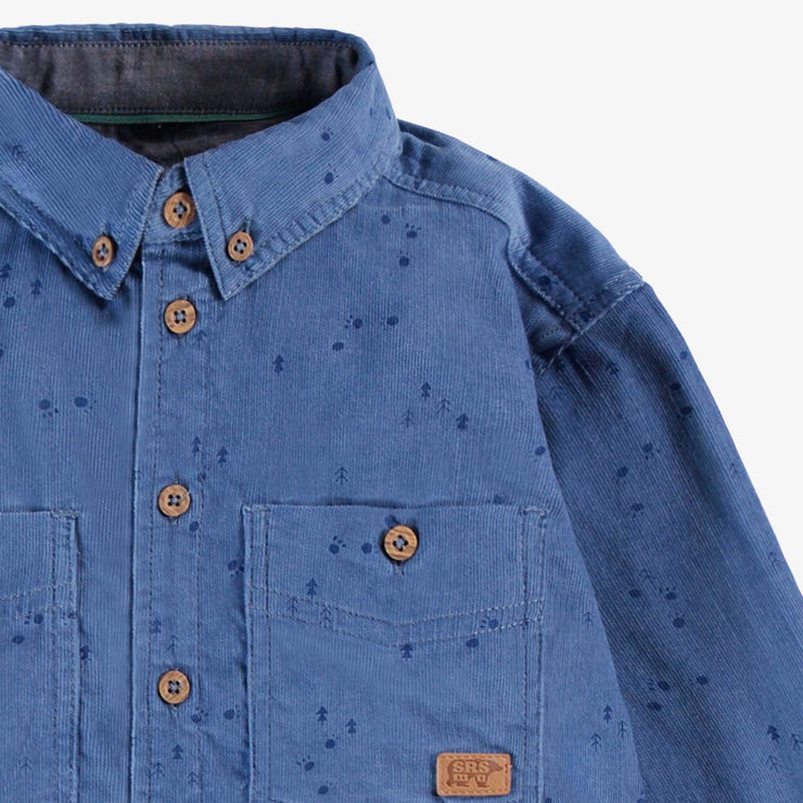 Zoom détails de la chemise bleue en velours côtelé, enfant