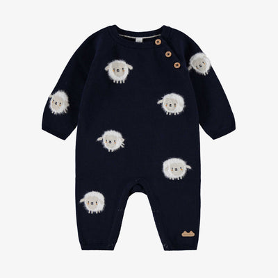 Une pièce bleu marine en tricot, naissance