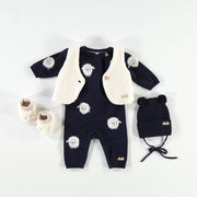 Une pièce bleu marine en tricot, naissance